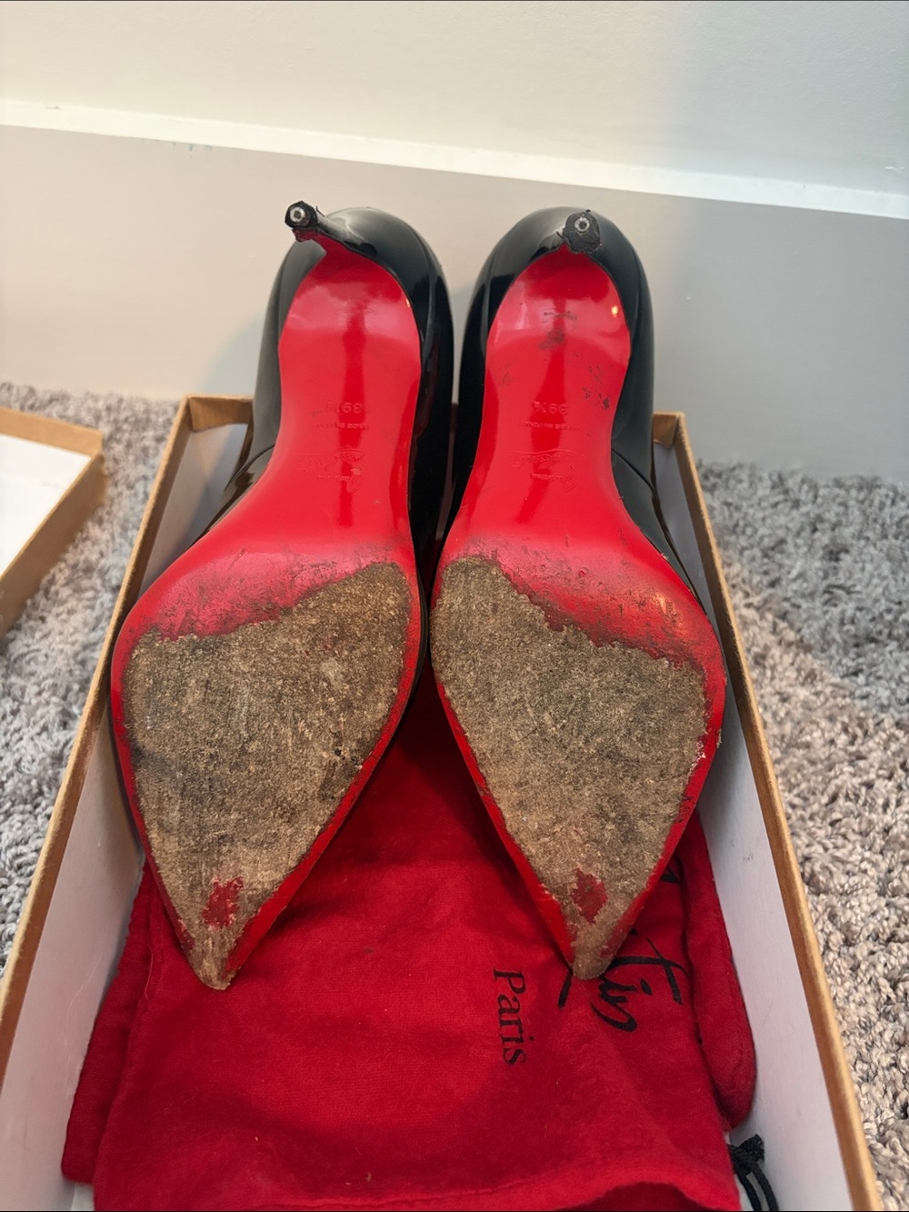 Christian Louboutin Black Patent Leather Stiletto Pumps with Red Soles - Picture 5 of 6